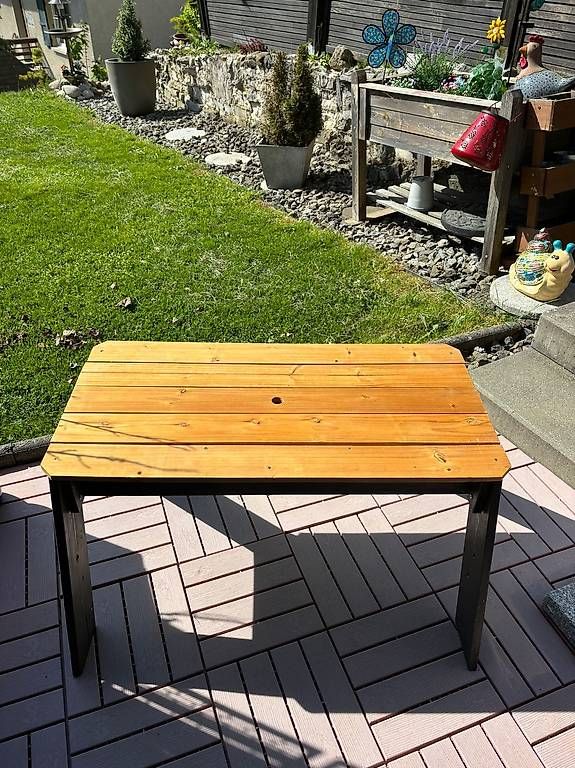 Tischset: Table ou bac à sable avec parasol pour enfant – Gebraucht aus Moutier von Christiane13 2