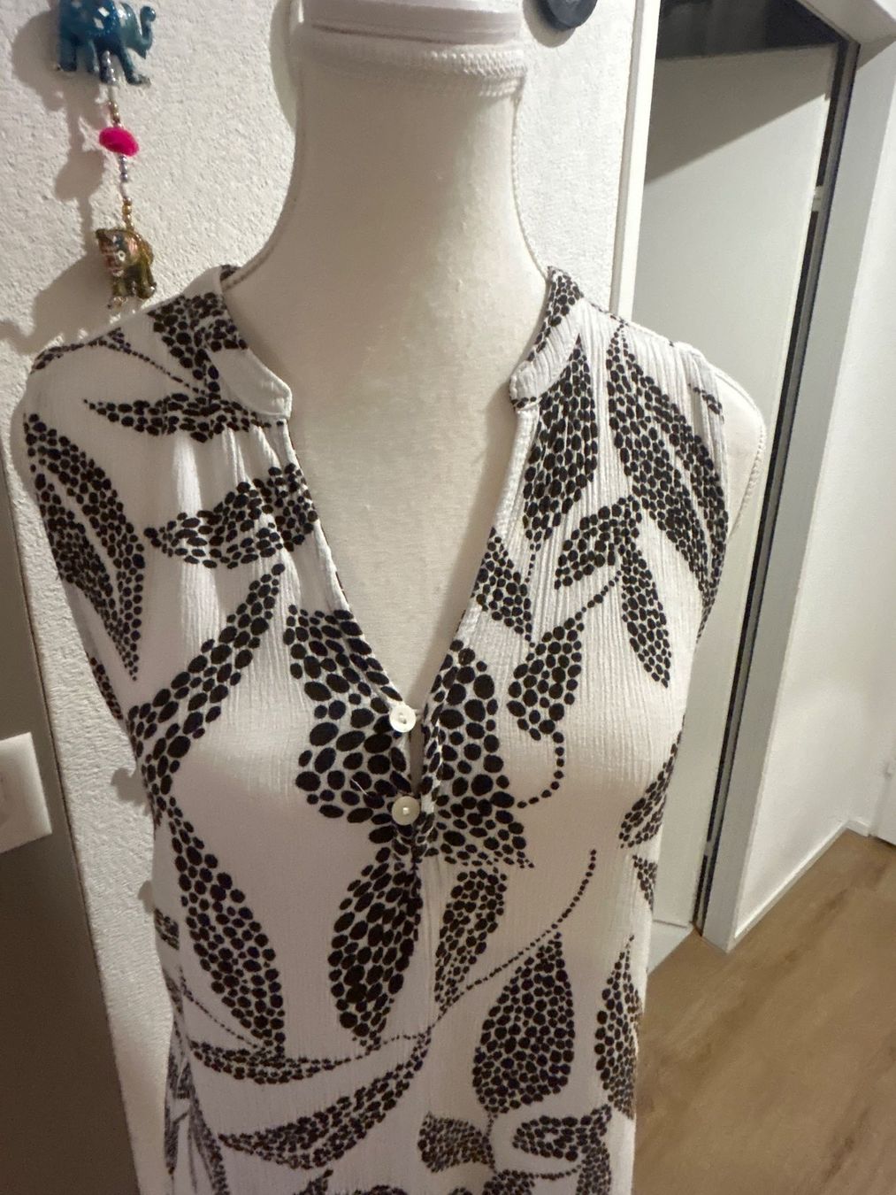 Tops: Damen Blusentop weiss mit Muster Grösse S – Neuf (Voir description) à Brunnen par Nala2929 3
