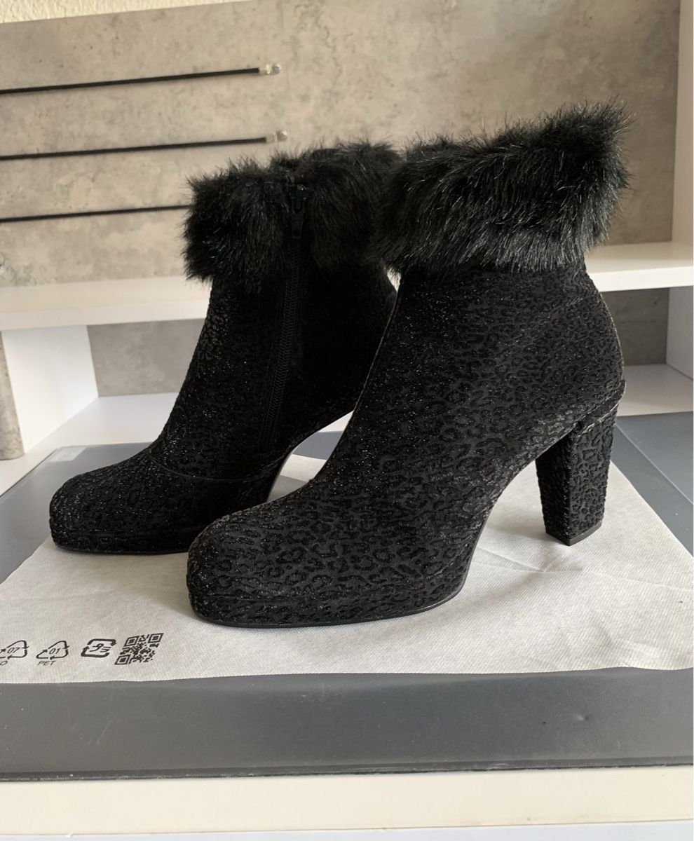 Scarpe da donna: Bottines à talon – Nuovo (secondo la descrizione) da Aïre venduto da RD_758 2