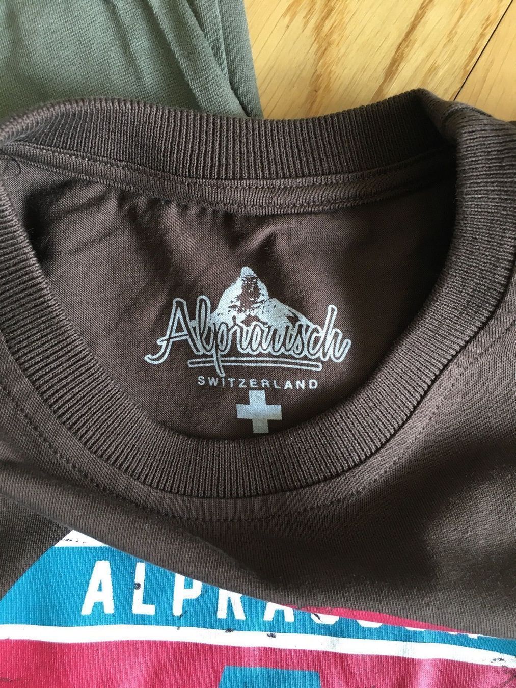 Alprausch Camicie, T-shirt & Polo: Shirts Gr 128 – Usato da Luzern venduto da Willimaus 2
