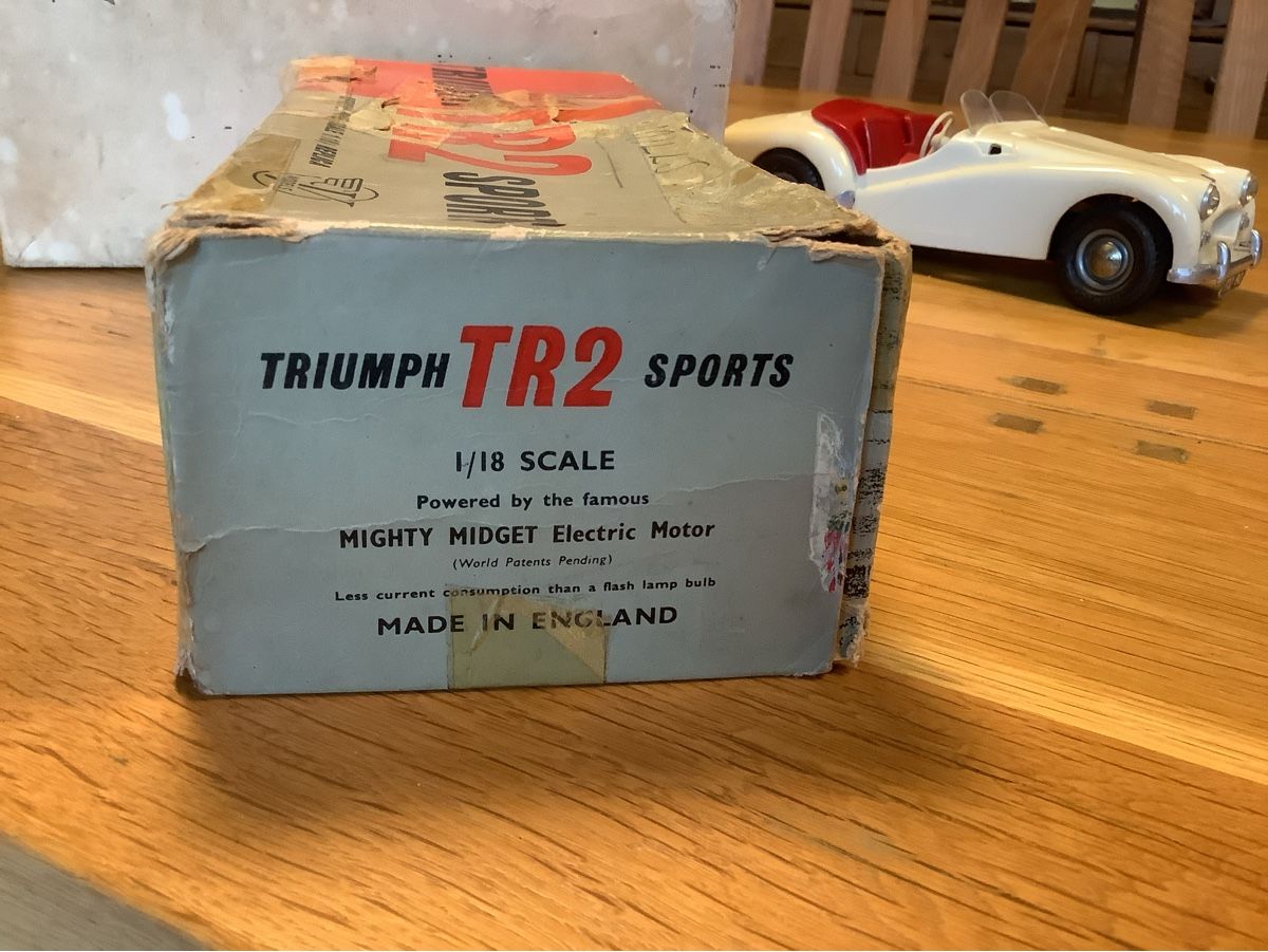 Triumph Modellini d'auto: Triumph TR2 Sports - Maßstab 1/18 – Usato da Theilingen venduto da TinaKr. 7