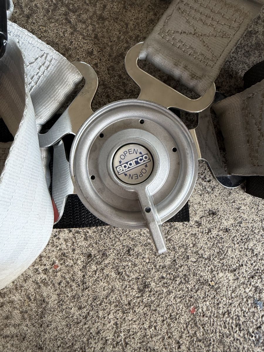 Tutti pezzi di ricambio auto: Sparco / Schroth 4 Punkt Renngurte – Usato da Mirchel venduto da Hilal1994 7