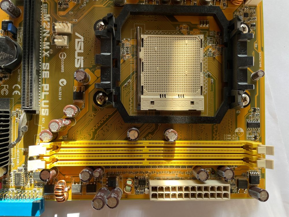 Carte mere Asus M2N68-AM rev 2.00G socket AM2