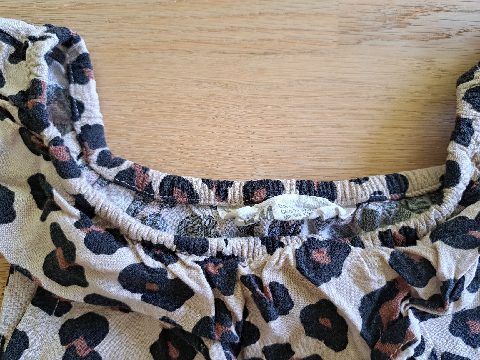 H&M Tute: Sommerlicher Leo Jumpsuit Gr. 122 H&M – Usato da Bergdietikon venduto da Staphylococcus 2