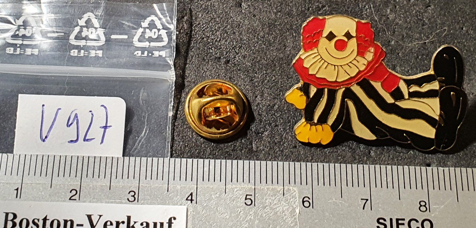 Placchette & Badge: V927 - Pin Clown – Usato da Reinach BL venduto da Boston-Verkauf 1