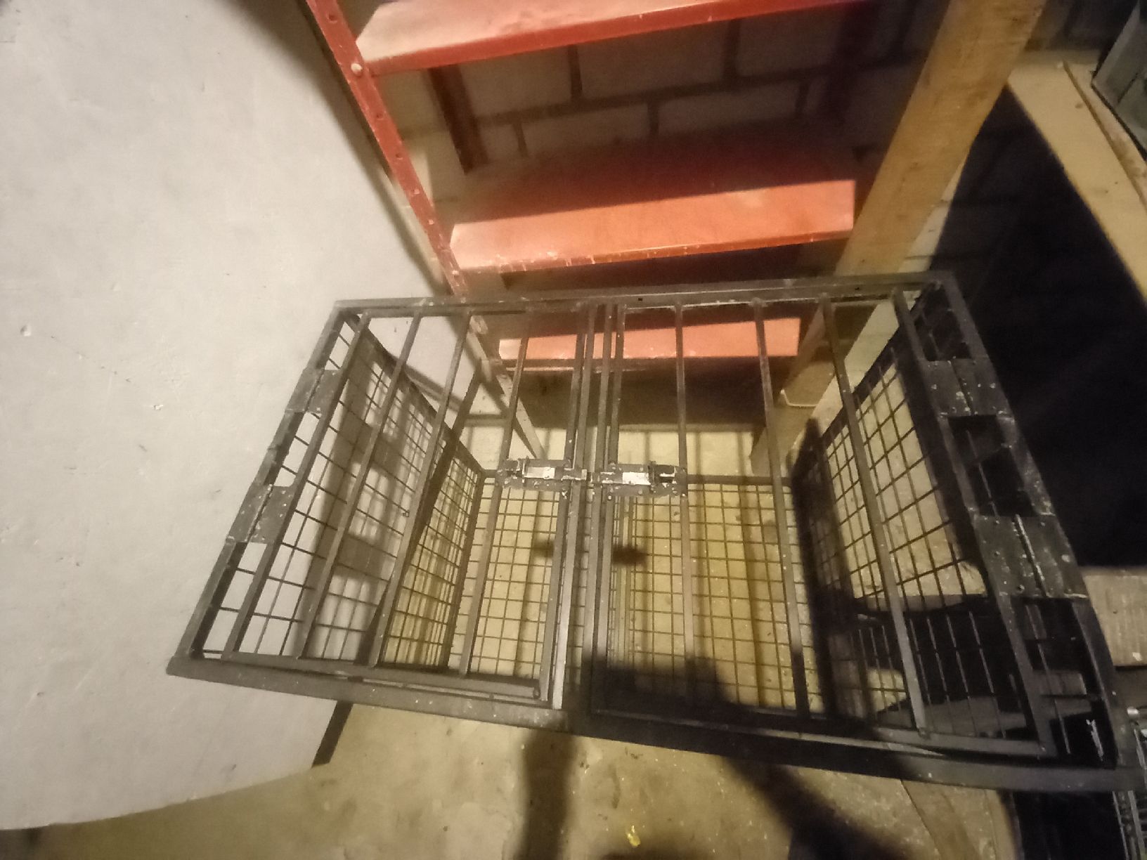 Gabbie, trasporto & Sicurezza: Robuste Hundebox aus Metall – Usato da Heerbrugg venduto da Domino_1645