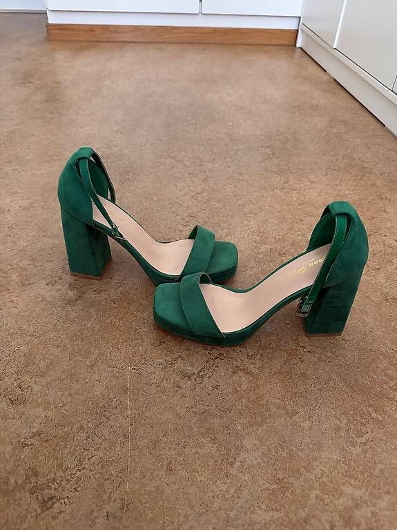 Damenschuhe: Grüne high heels  – Neu und originalverpackt aus Wettingen von eli_c78s 1