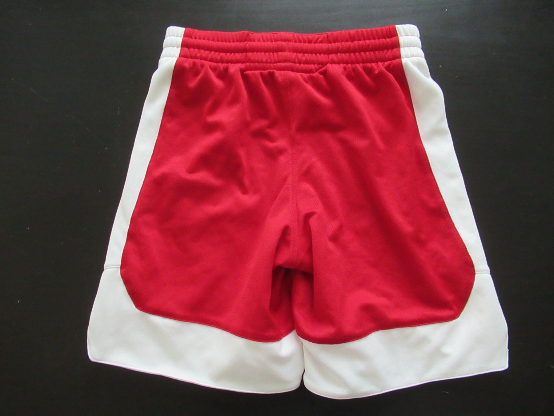 Adidas Pantaloni: Adidas Shorts rot weiss Grösse S – Usato da Binz venduto da Hailqueen 2