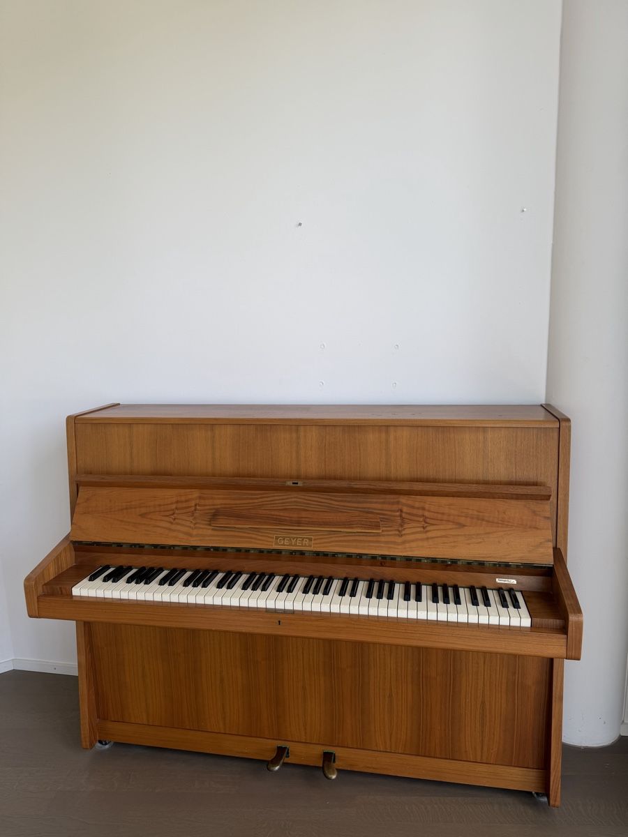 Strumenti musicali: Klavier Geyer – Usato da Adliswil venduto da B.Mortazavi 1