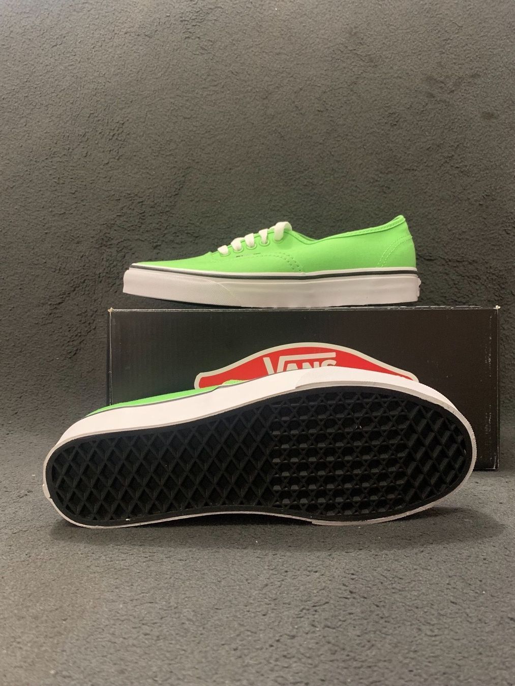 Vans Herrenschuhe: Vans Authentic Green, Grösse 39 – Neu und originalverpackt aus Zürich von LIQUIDATOR.CP 1
