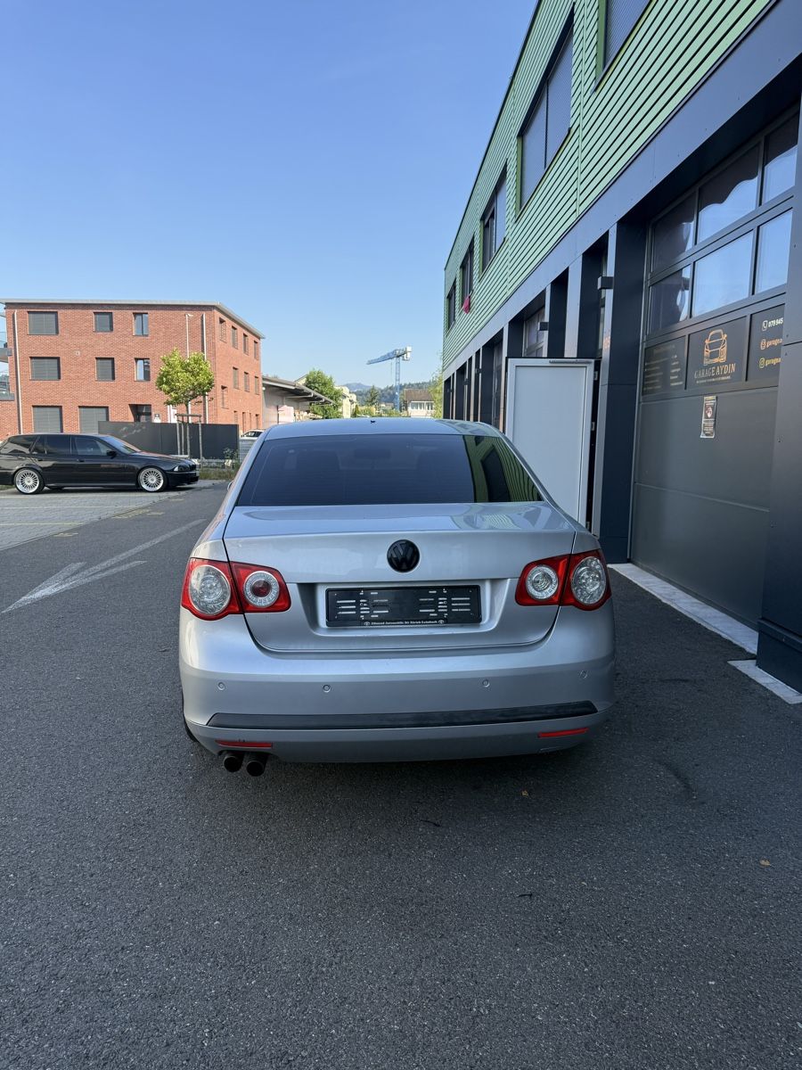 VW Automobili: Vw Jetta 2.0 TFSi – Usato da Uznach venduto da gar_sj6y 2