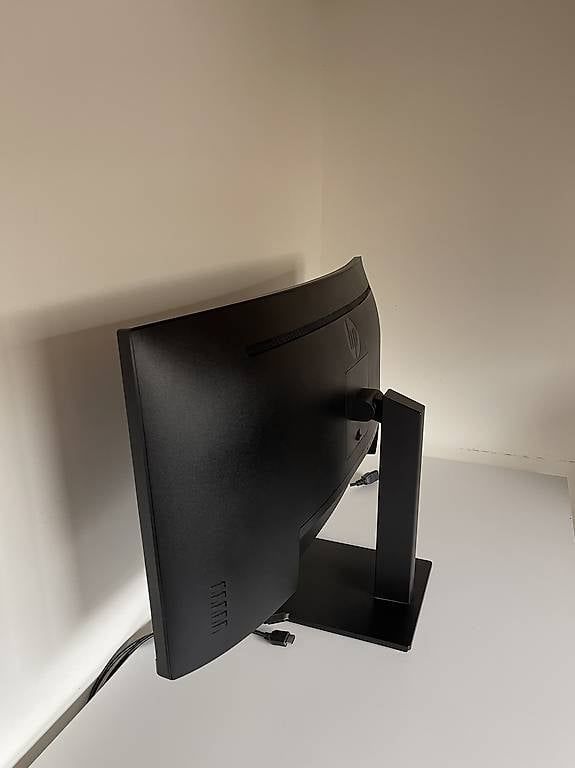 Monitor: HP Curved Monitor – Usato da Lausen venduto da hel_w7yt 4