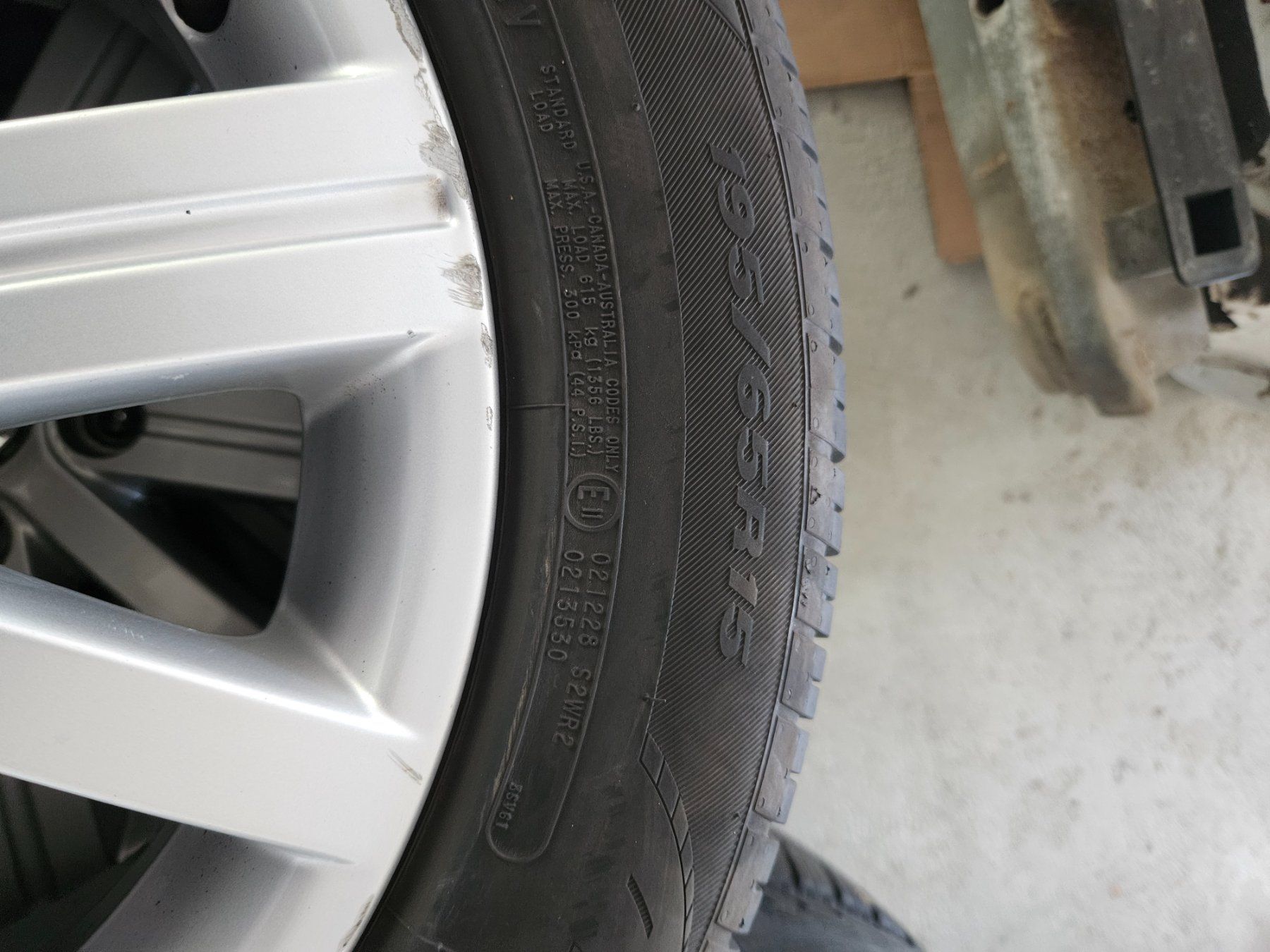 Volkswagen Pneus & Roues: Vende roue de VW Golf – D'occasion à Villeneuve VD par Halil_ 1