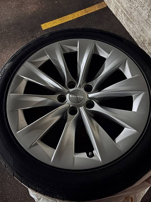 Tesla Cerchioni: Tesla Model S Felgen Slipstream 19" – Usato da Chur venduto da oliverch