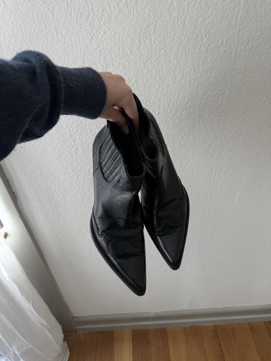 Scarpe da donna: Schwarze Cowboyboots – Usato da Birmensdorf ZH venduto da nin.am