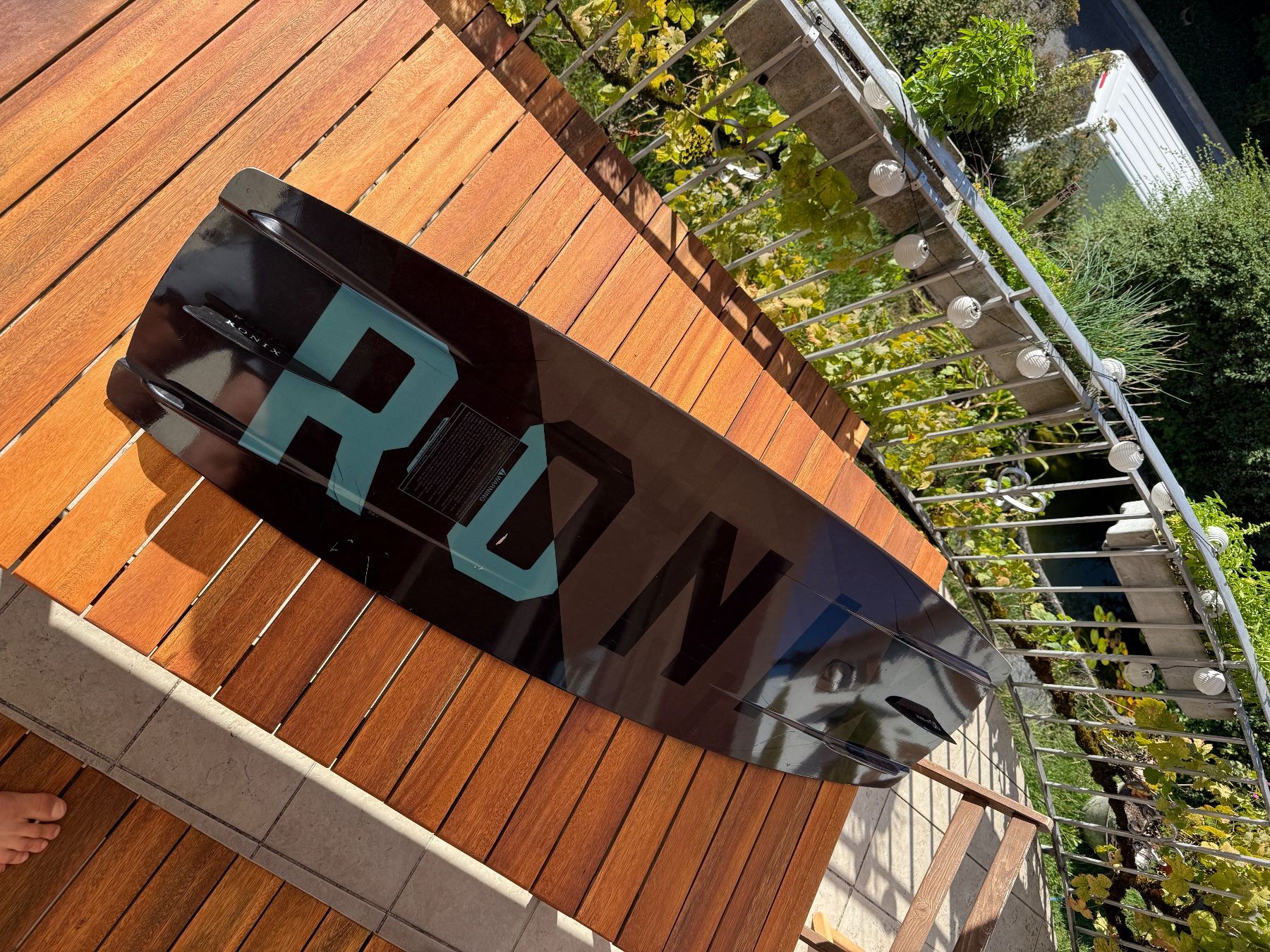 Ronix Planches de surf: Ronix Vault Wakeboard 140 cm inkl. Liquid Force Bindung – D'occasion à Luzern par ra5_6ls2 3