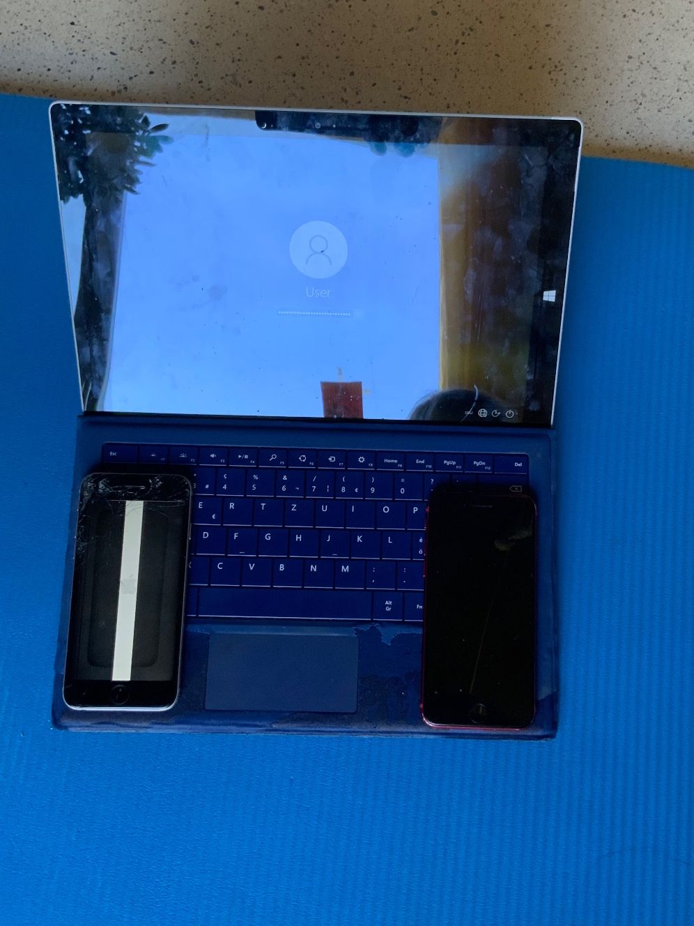 Tablet PC: iPhone 6s, iPhone 8, Surface Pro 3 – Difettoso da Zürich venduto da dan_mfv7