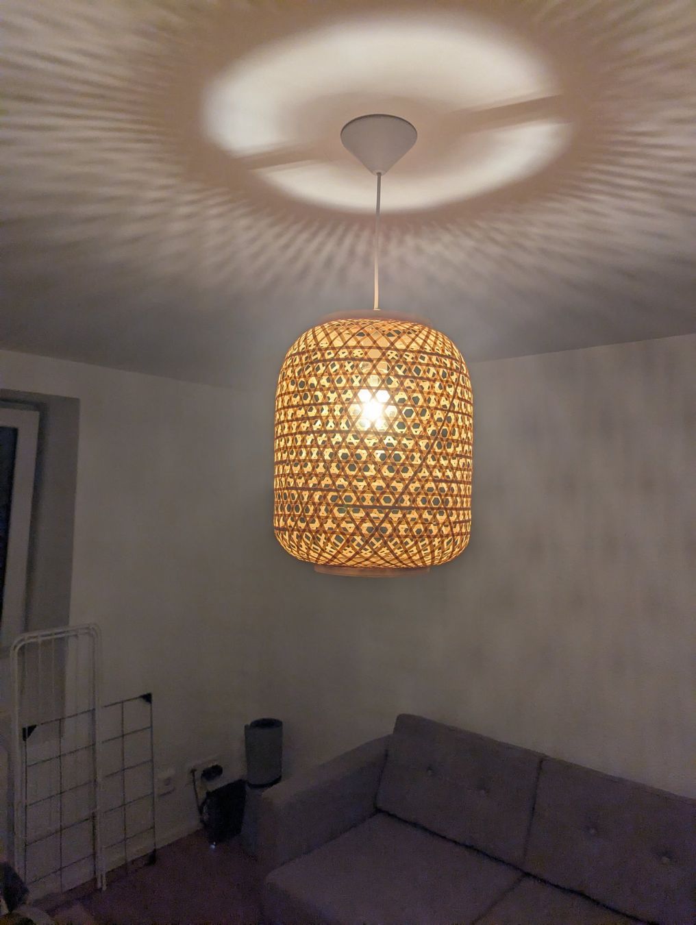 Kronleuchter & Deckenlampen: Leuchte mit Lampe / Light fixture with lamp – Neu (gemäss Beschreibung) aus Zürich von Spyros