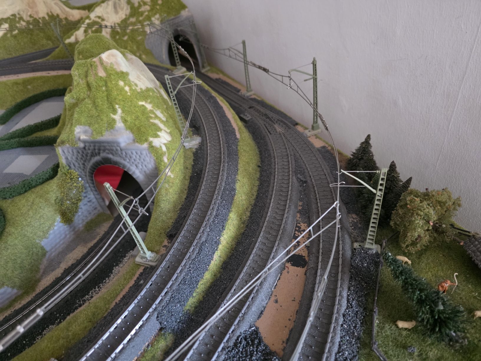 Modellini di ferrovie: H0 Modelleisenbahn anlage – Usato da Müllheim Dorf venduto da Mowag731 7