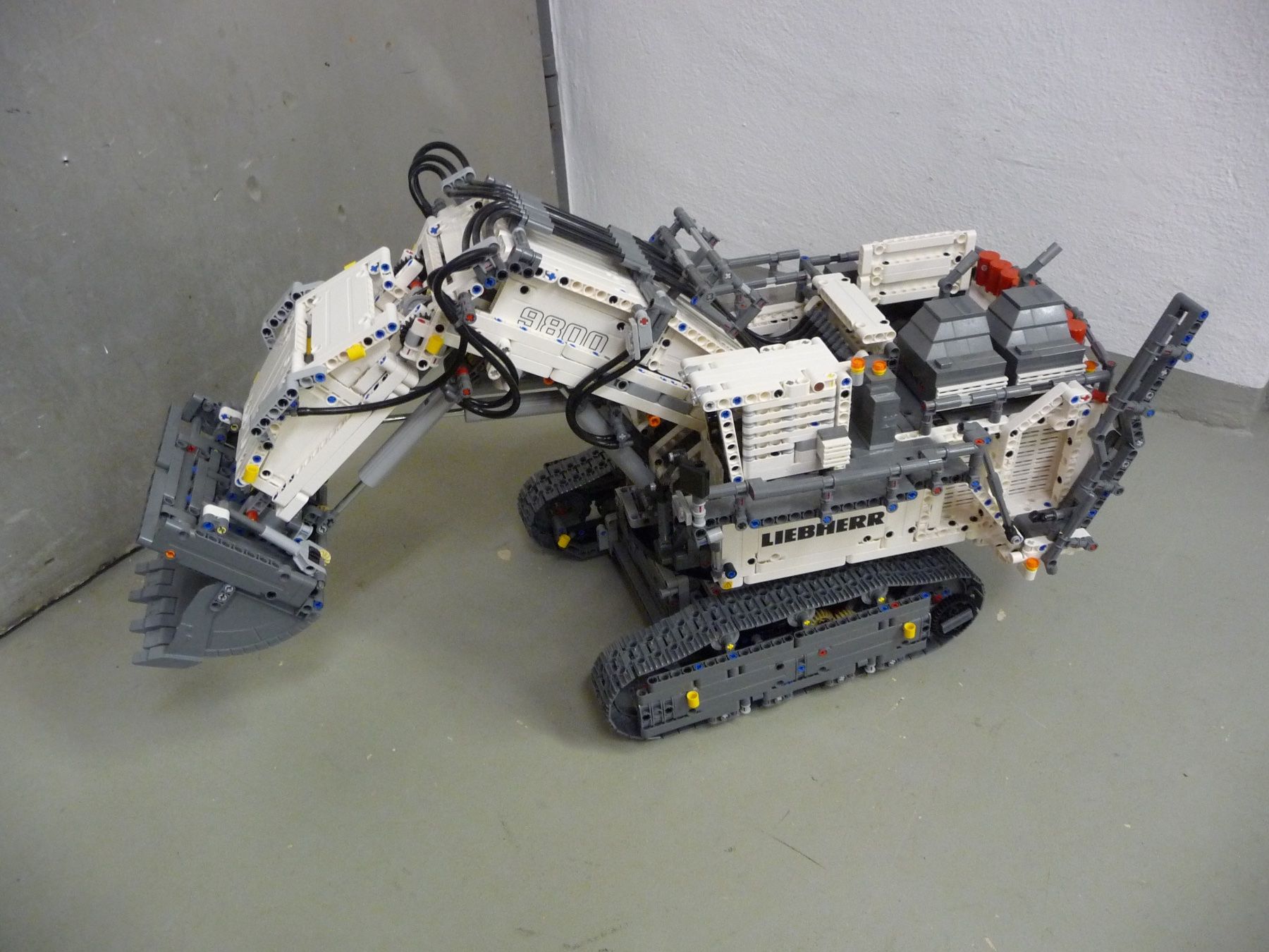 Lego Kit di costruzioni: Lego Technic Liebherr Bagger 9800 – Usato da Rafz venduto da Powacaddy