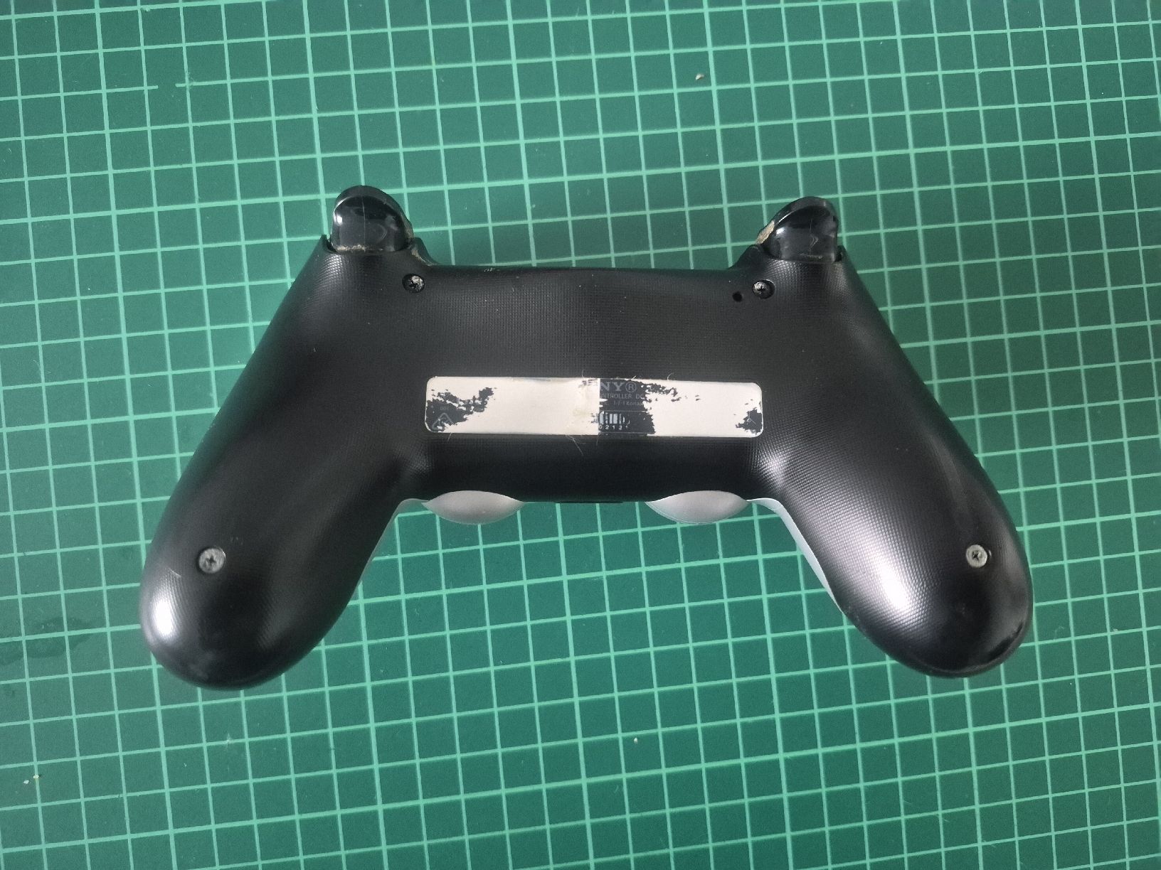 Sony Controller: Sony PS4 Controller Gran Turismo Edition silver used – Usato da Meyrin venduto da Retro-GZ 1
