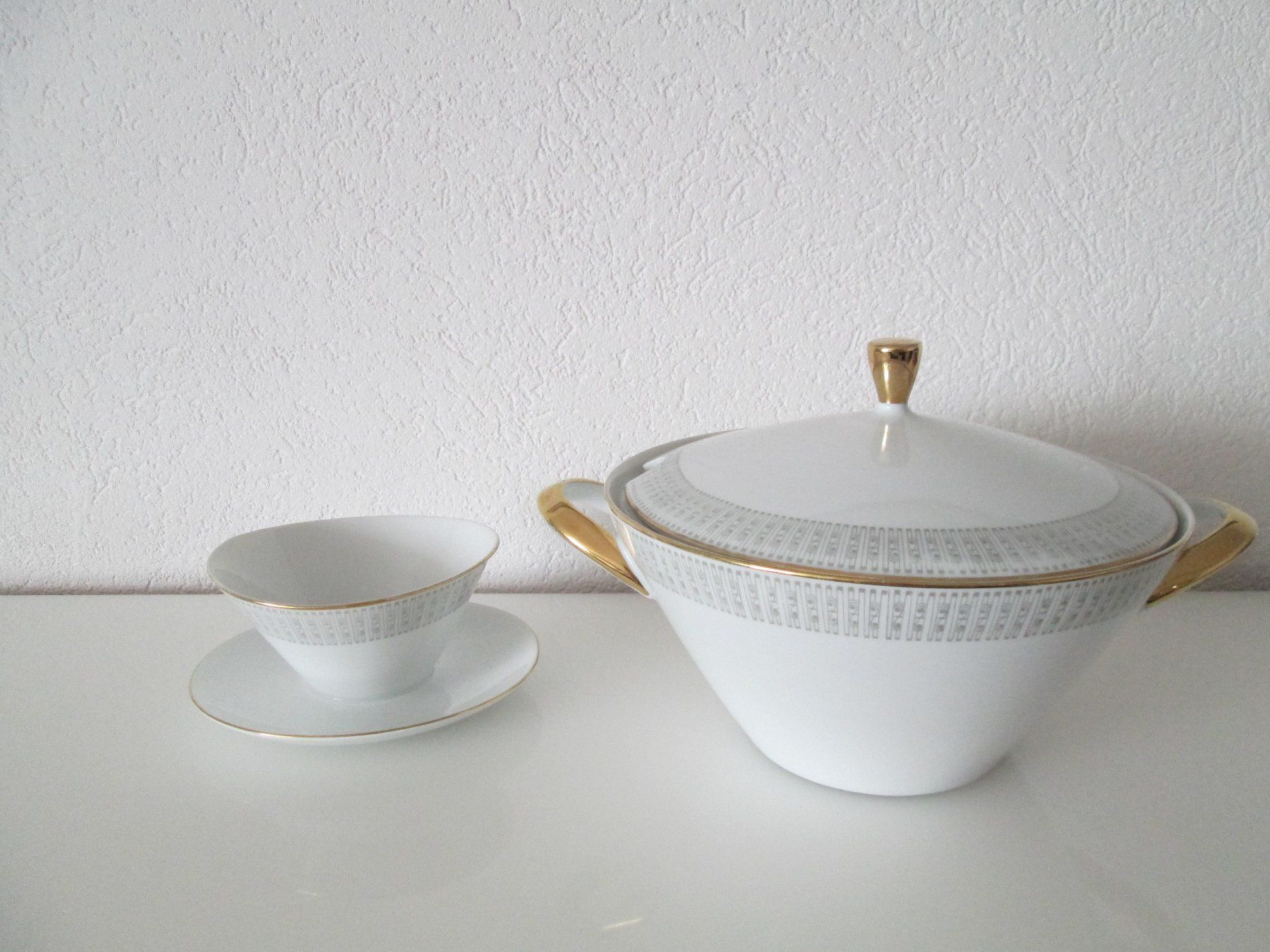 Geschirrsets: Antike Suppenschüssel mit Deckel, Sauciere BAVARIA – Gebraucht aus Movelier von KRASI61