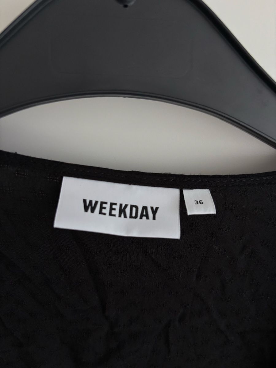 Weekday Camicette: Weekday Bluse – Usato da Winterthur venduto da leimaj 1