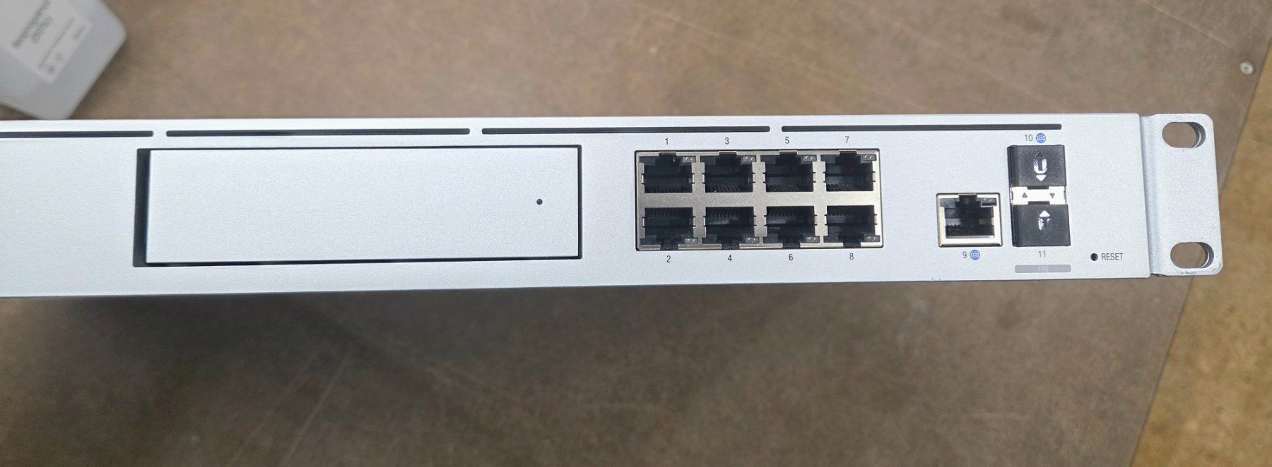 Ubiquiti Modem & Router: UniFi Dream Machine Pro (UDM-Pro) – Usato da Siblingen venduto da Hardwork 2