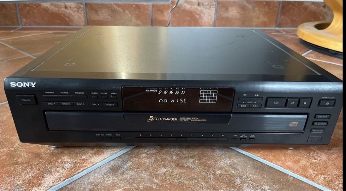 Sony Lettore multimediale & Streamer: Sony CD-Player CDP-CE305 5-fach CD Wechsler – Usato da Trimbach venduto da ELITA-5