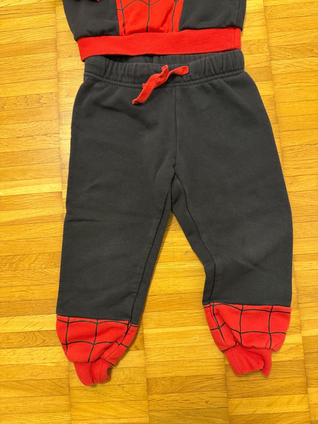 H&M Lotti & Set di vestiti: H&M 2teiliges Spiderman Set Gr 104 – Nuovo (secondo la descrizione) da Richterswil venduto da Eunoia85 2