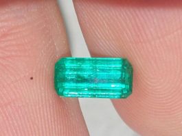 1.04ct Electric Green Emerald