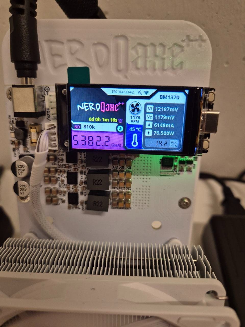 Coin Miner: Neuwertiger Bitcoin Solo ASIC Miner Mining Rig Nerdqaxe++ – Usato da Dübendorf venduto da Alessandro-DG 2