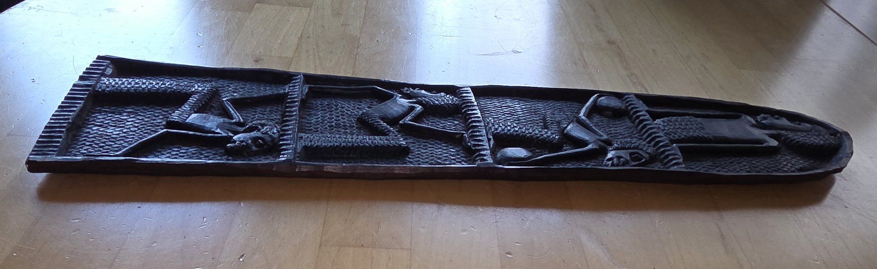 Sculture & Statue: Afrikanisches Holzpanel Relief, 51cm – Usato da Basel venduto da Skytime 1