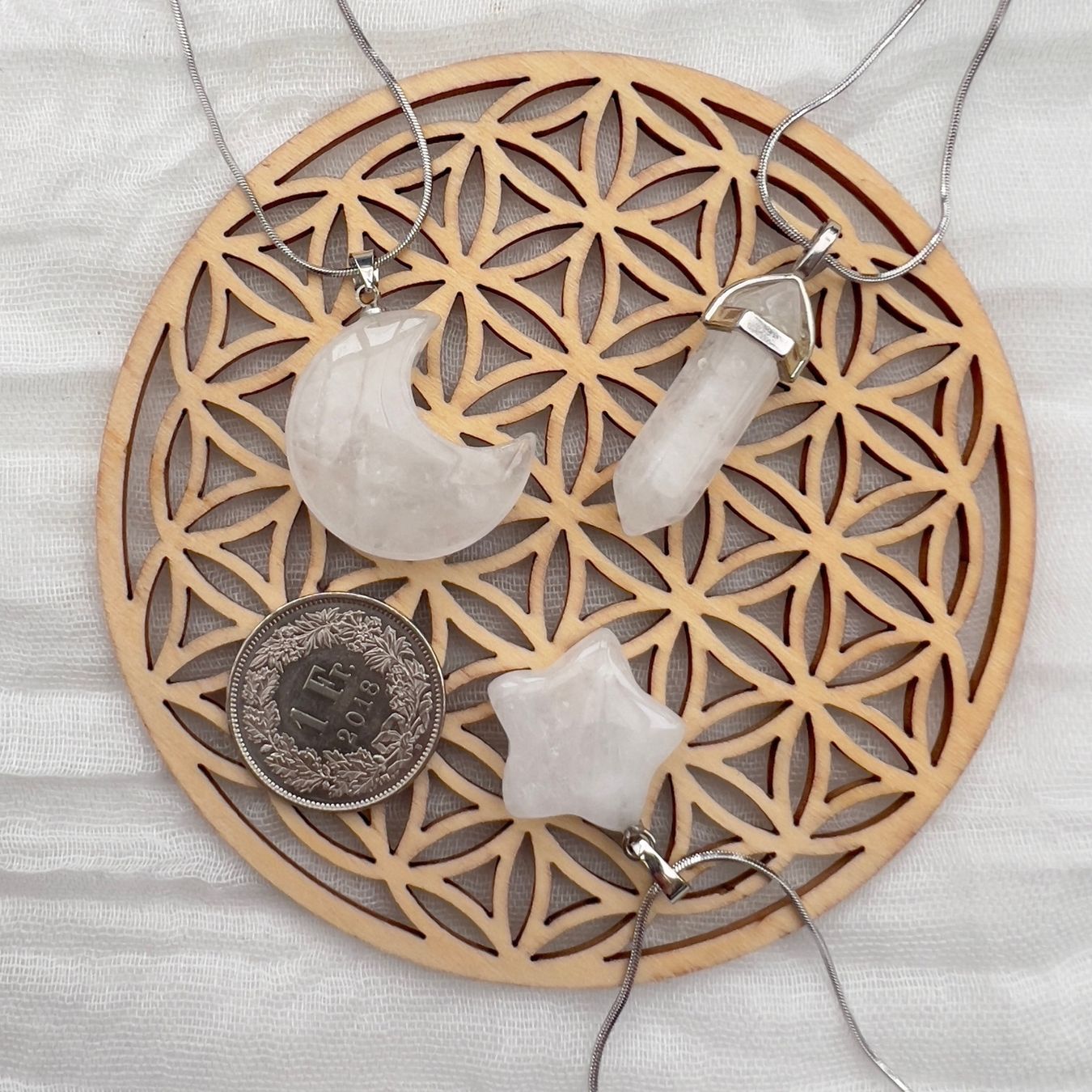 Ciondoli: Pendentif lune en cristal de roche – Nuovo e nell'imballaggio originale da Pully venduto da sunaddict 1