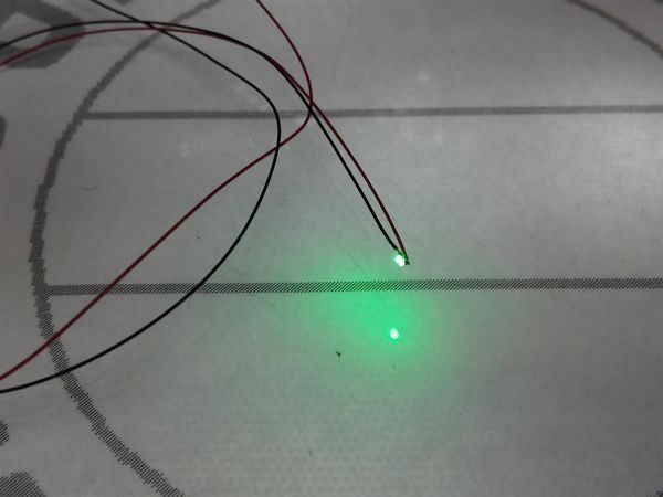 Componenti elettronici: LED SMD 0402 verkabelt, grün – Nuovo (secondo la descrizione) da Luzern venduto da Salefactory