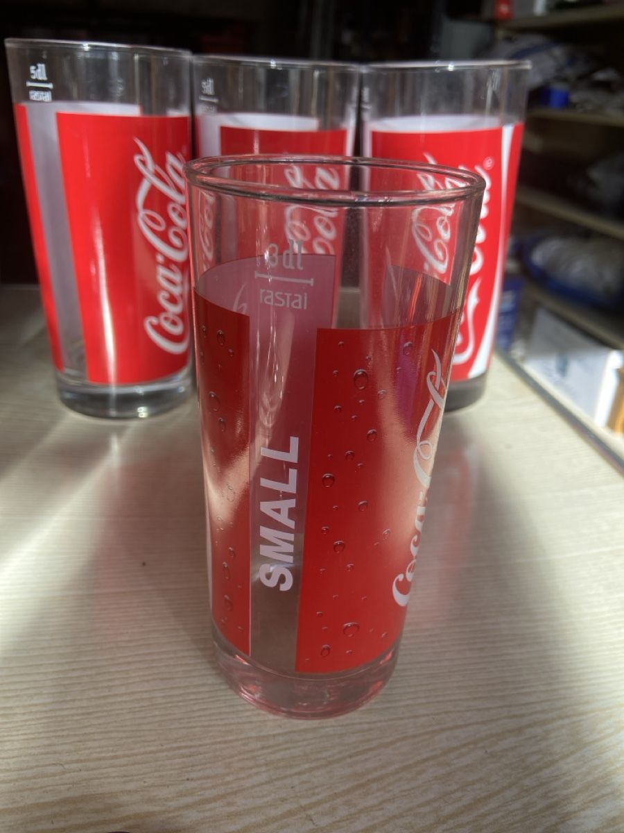 4 verres à coca 3x5 dl / 1 x 3 dl. (D'occasion) à Tramelan pour CHF 4 — free download