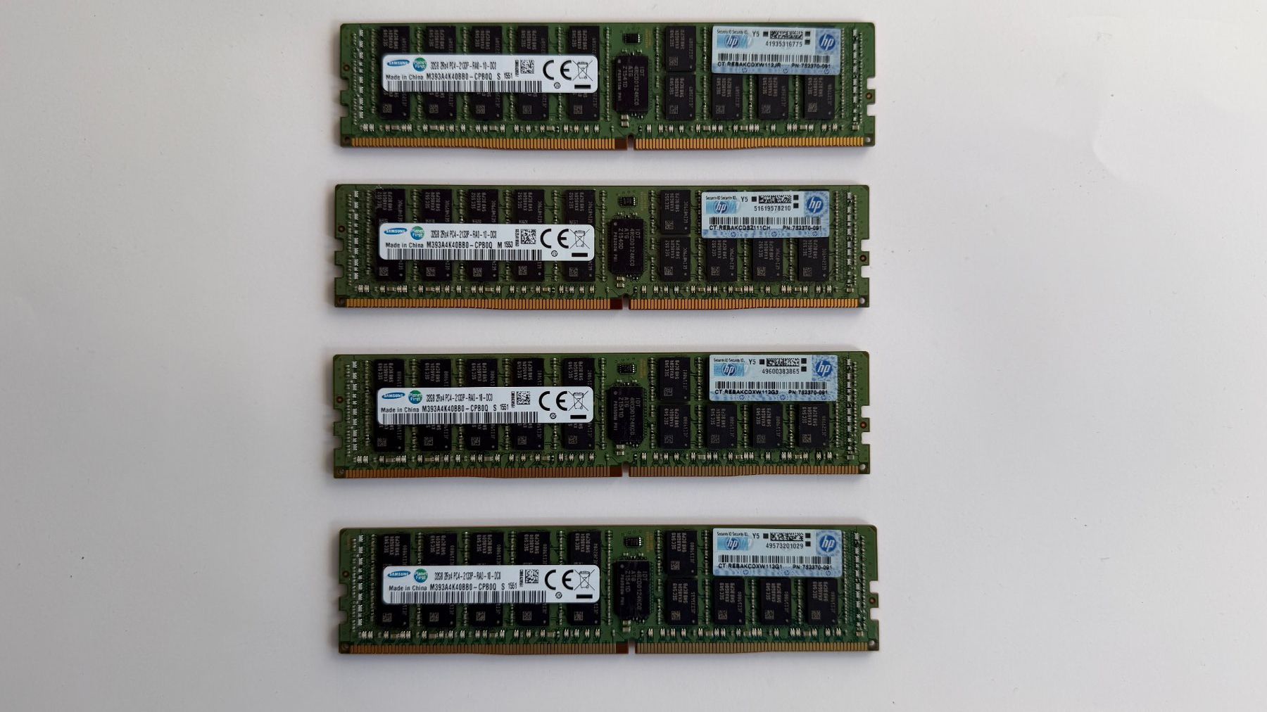 Hewlett Packard Memoria / RAM: 4 x Samsung 32GB 2Rx4 PC4-2133P, RDIMM, ECC – Usato da Huttwil venduto da Thoste