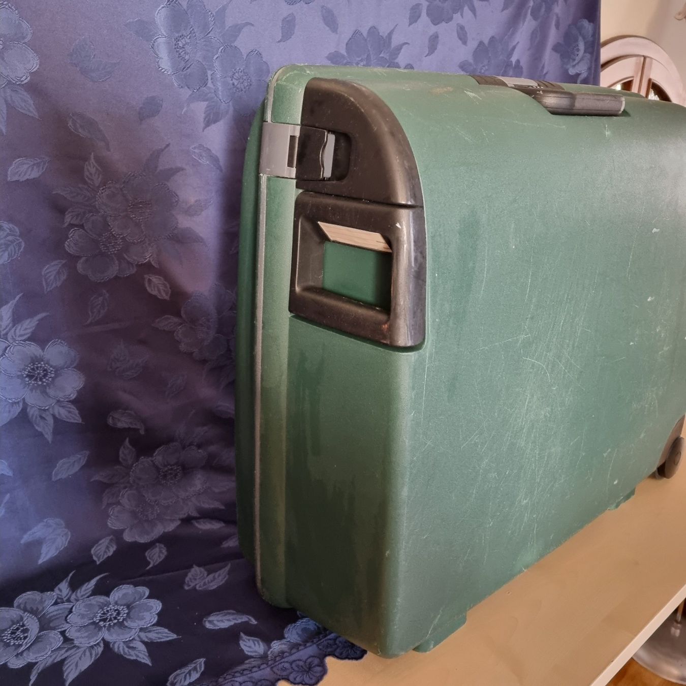 Valises de voyage: Koffer Schallenkoffer – D'occasion à Kriens par gra_fhn7 2