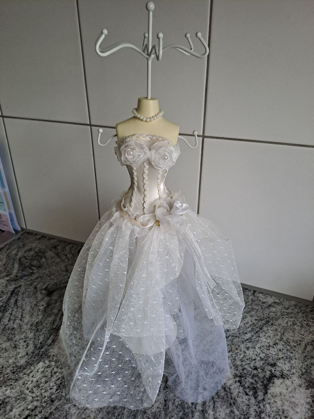 Coffrets à bijoux: Schmuckständer in Form einer Puppe – D'occasion à Rickenbach LU par bishiida