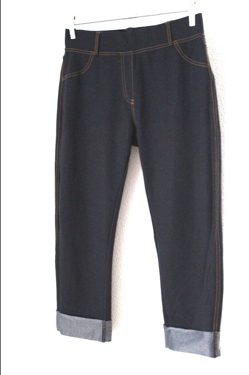 Pantaloni: Neuwertige Hose, 3/4 Länge, Gr. 36/38. – Usato da Locarno venduto da madame-tus-sauds 2