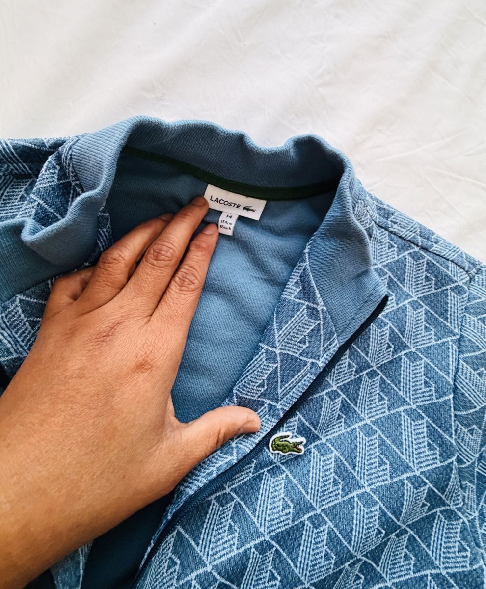 Lacoste Vestes: Lacoste  = 2 bleu clair + foncé – D'occasion à Meyrin par Pretty2000 1