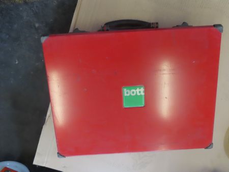 2 Koffer Bott rot