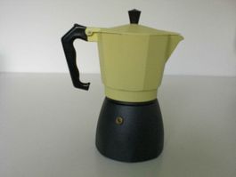 Italienische Kaffeemaschine, gebraucht. Höhe 20cm. Für ca. 6