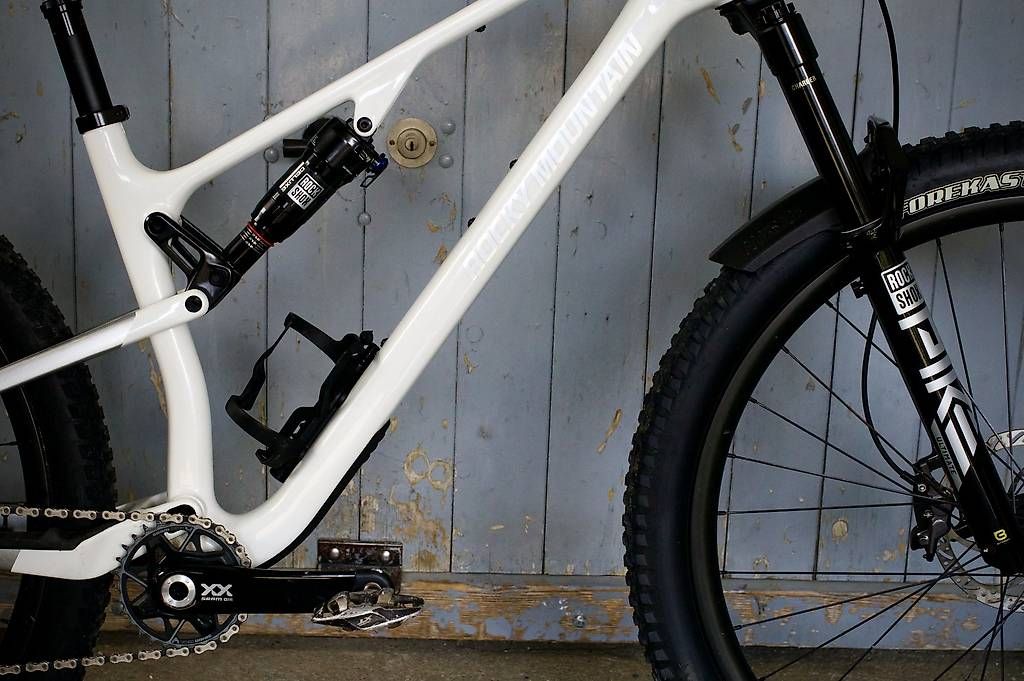 Rocky Mountain Bicycles Velos: Rocky Mountain Element Carbon 2025 + Ersatzteile – Gebraucht aus Flims Waldhaus von men_q7fp 1