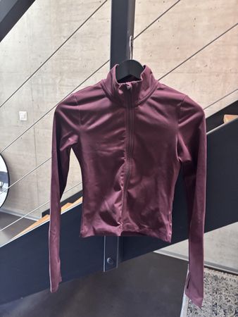 SoftMove Jacket xs maroon good condition