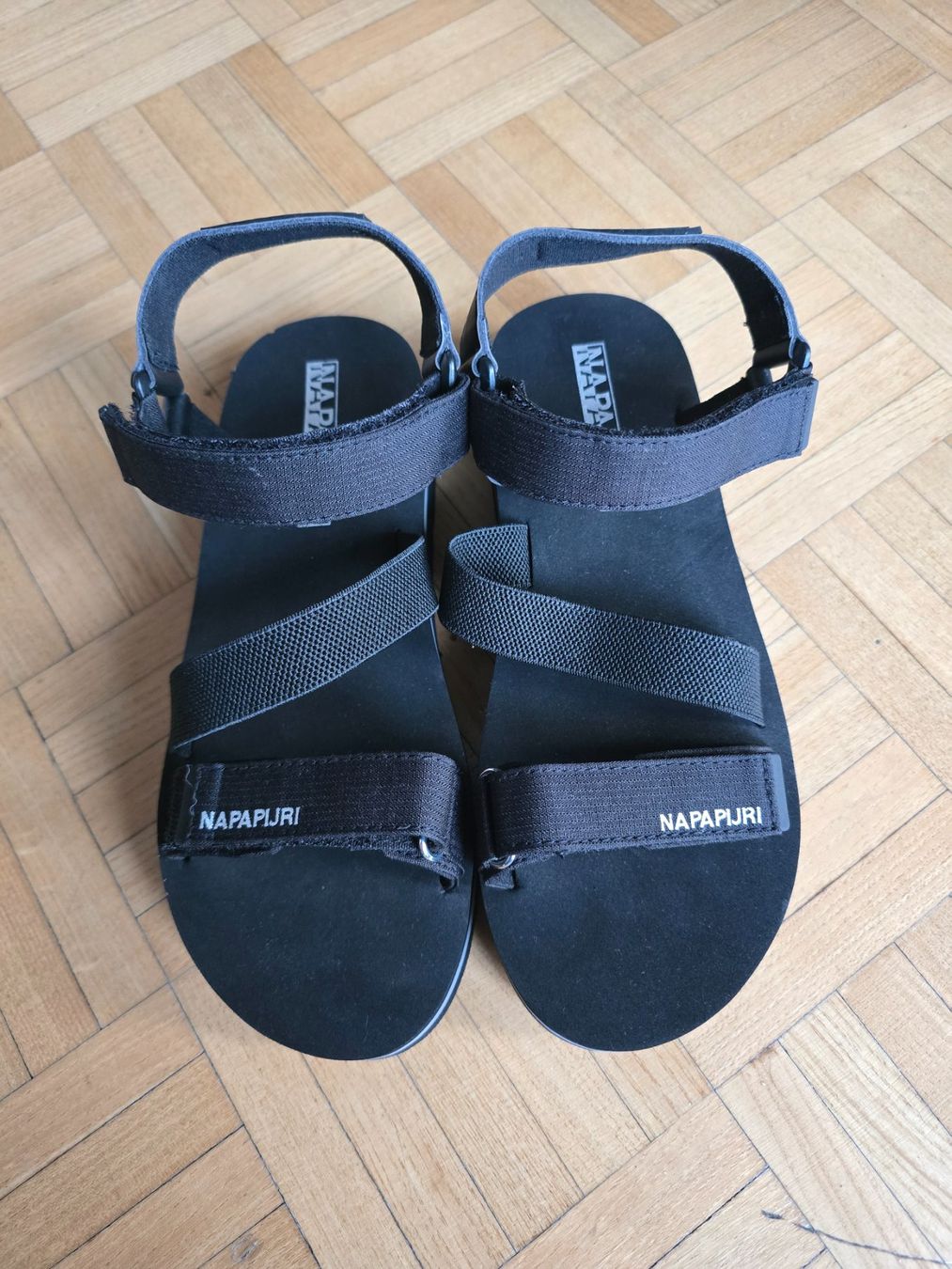 Napapijri Scarpe da donna: Napapijri Damen Sandalen Gr.37 – Usato da Eglisau venduto da zti_96kb