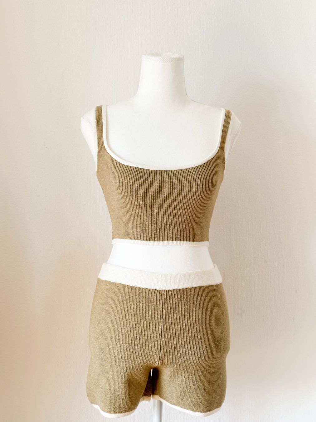 Lotti di vestiti: Ensemble été (BALI) – Nuovo (secondo la descrizione) da Lausanne venduto da Greenbyaudrey