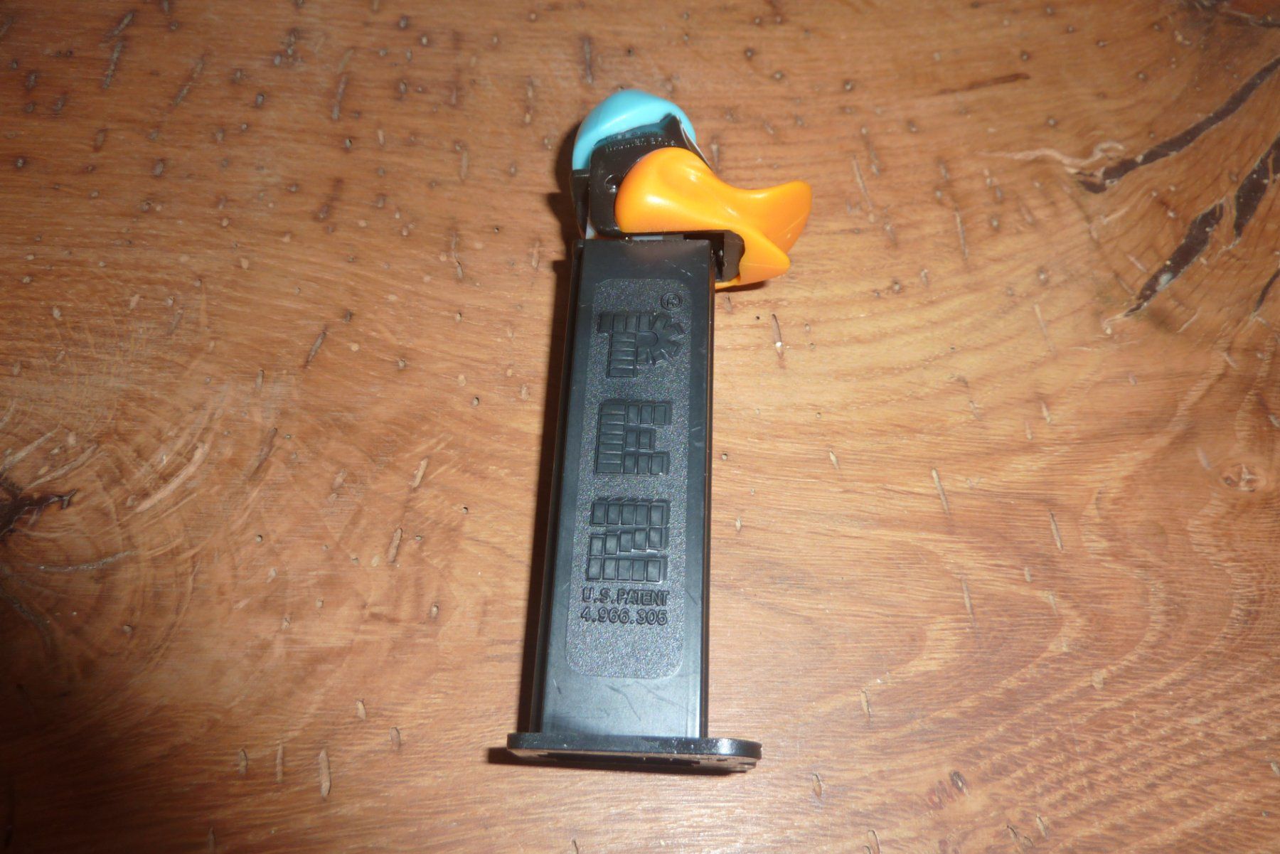 Pez Statuette: PEZ,Figur,Ente,Warner Bros,1998,U.S.Patent – Usato da Lausen venduto da akira003 2