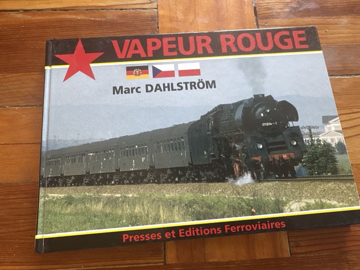 Livres: Vapeur rouge  – Neuf (Voir description) à Troistorrents par Patalax