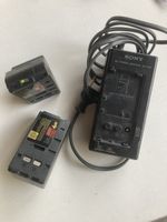 Sony Videocam Batterien und Adapter Sony AC-V30 & U66 6V